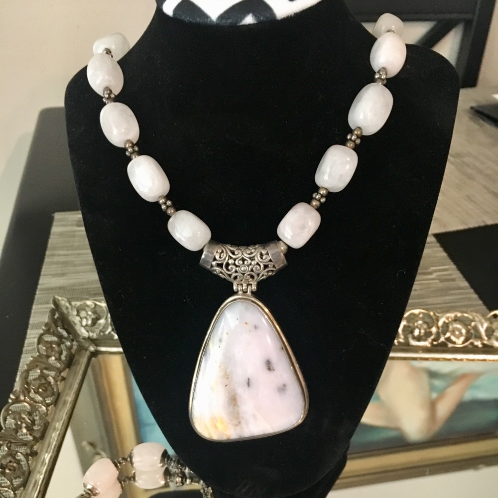 Rose quartz and sterling silver necklace